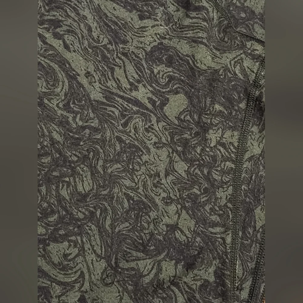 ReActivate brand size L black and green  leggings - Picture 2 of 5